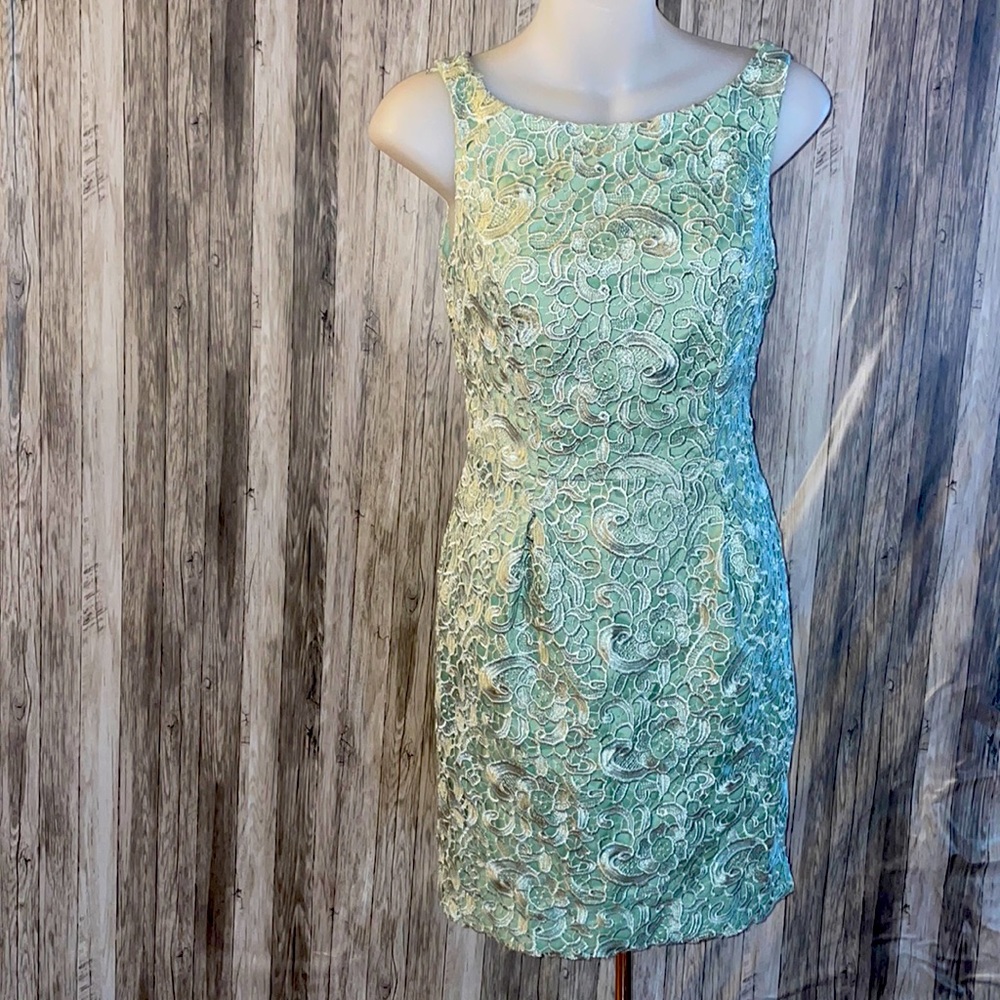 AIDAN MATTOX Sleeveless Lace Open Back Cocktail Dress Sz 2 Sage Green